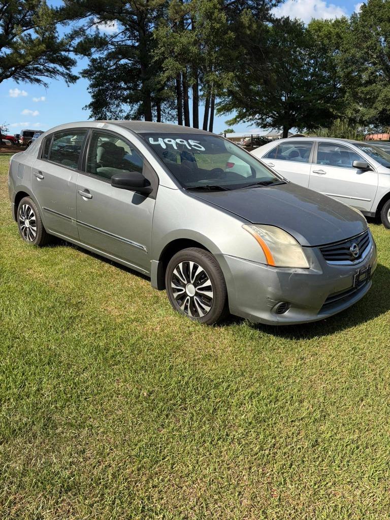 2010 Nissan Sentra's photo