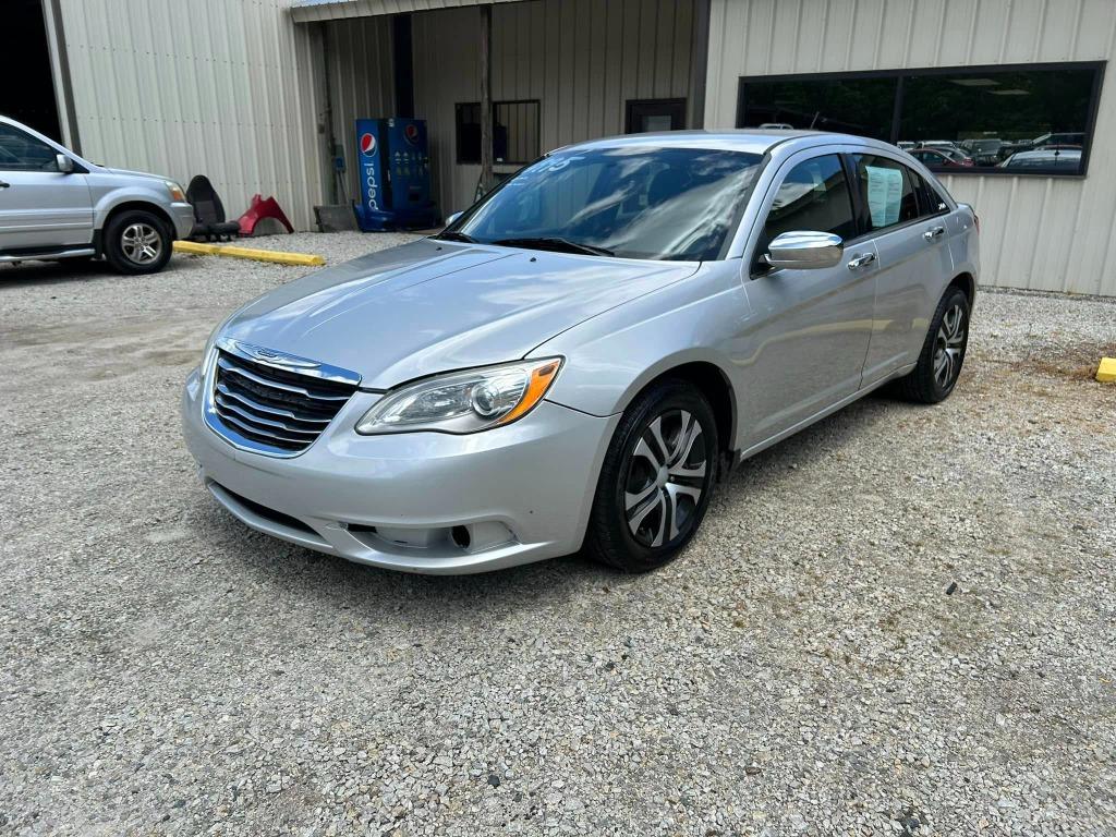 2012 Chrysler 200 LX's photo