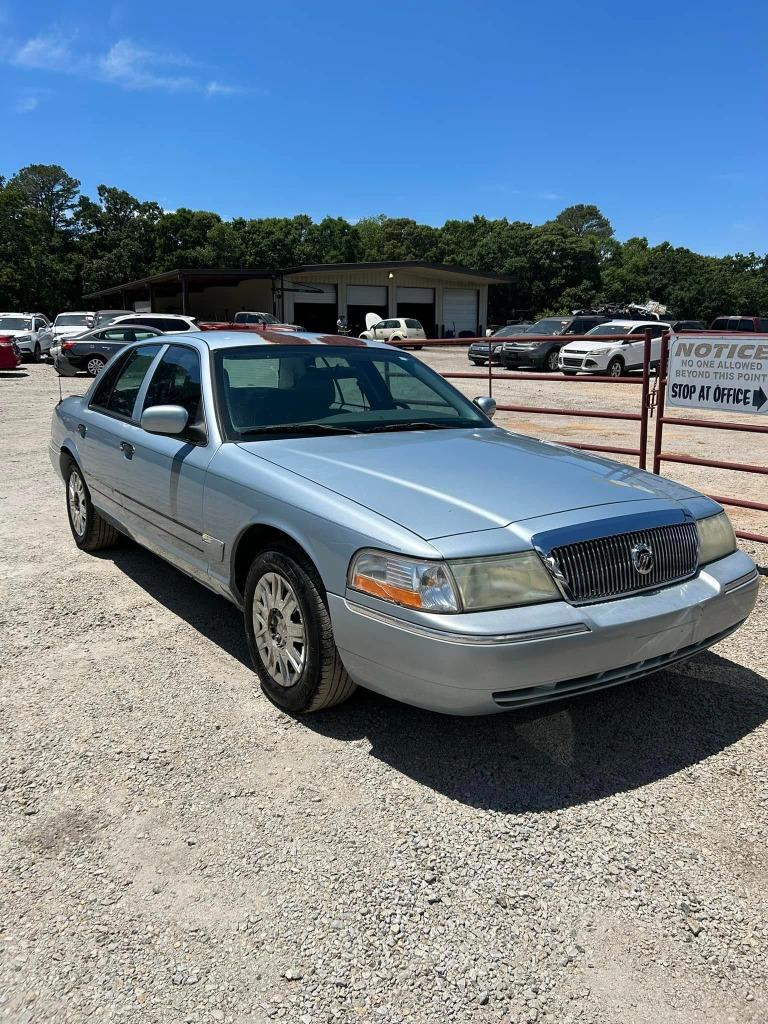 2005 Mercury Grand Marquis GS's photo